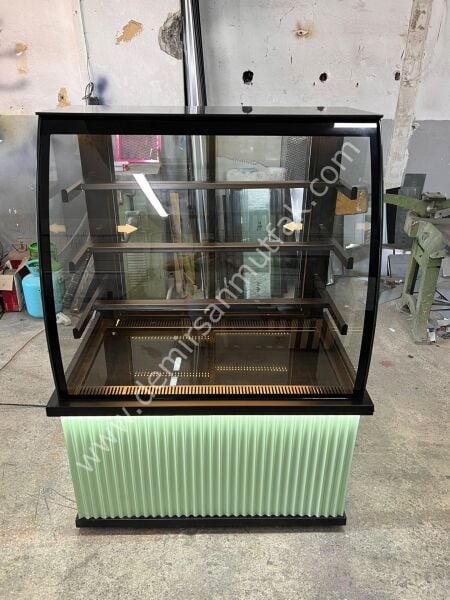 Yeşil Dekor Panelli Pasta Teşhir Dolabı | LED Aydınlatmalı Modern Vitrin – DM011