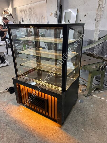 Ahşap Dekorlu Pasta Tatlı Reyon Dolabı | LED Aydınlatmalı Profesyonel Pasta Teşhir Vitrini – DM023