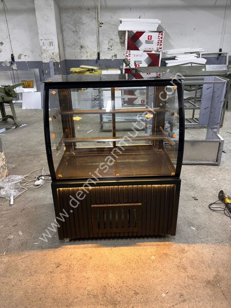 Modern Ahşap Dekorlu Pasta Tatlı Vitrin Dolabı | Profesyonel Pastane Teşhir Dolabı – DM027