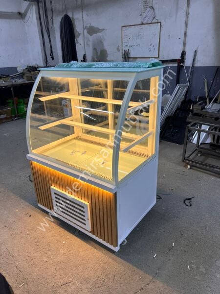 Ahşap Dekorlu Pasta Dolabı | LED Aydınlatmalı Pastane Teşhir Vitrini – DM029