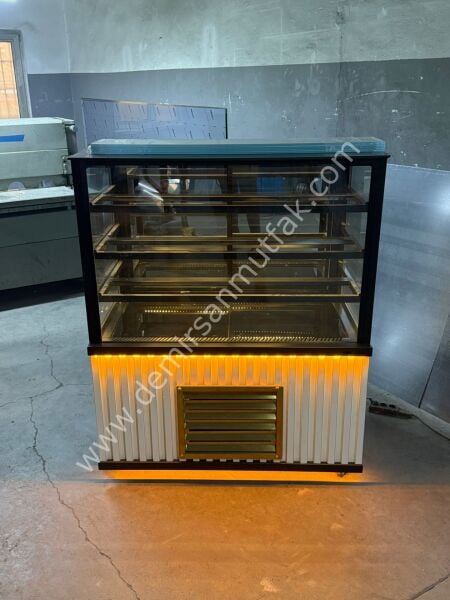 Premium Pasta Teşhir Dolabı | Gold Detaylı LED Aydınlatmalı Pastane Vitrini – DM032