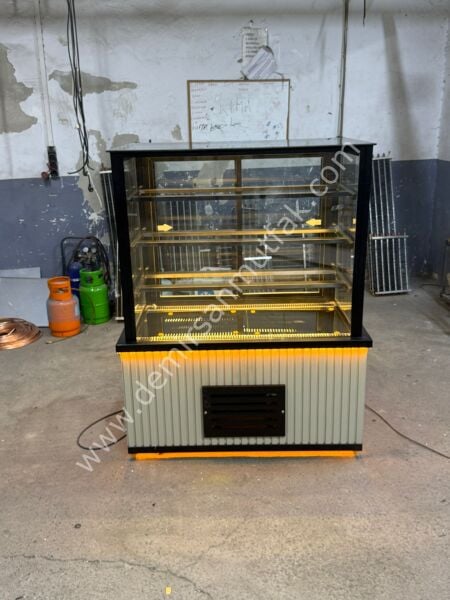 Modern Pastane Reyonu | LED Aydınlatmalı Pasta Teşhir Dolabı – DM033