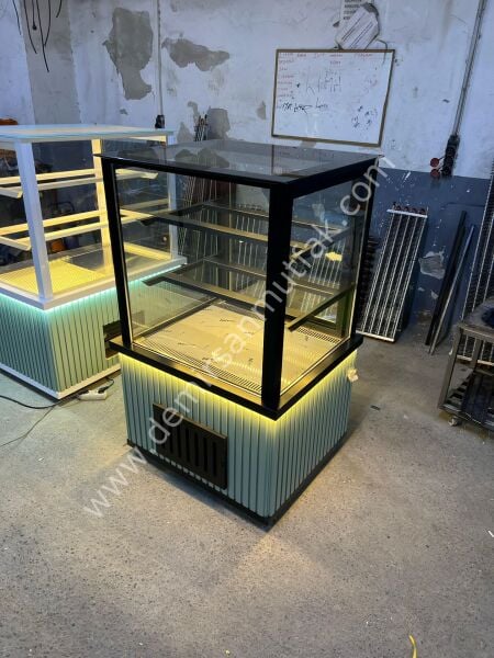 Kompakt Pasta Teşhir Dolabı | 360° Cam Tasarımlı Pastane Vitrini – DM036