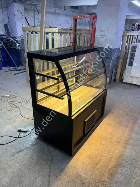 Bombeli Pasta Teşhir Dolabı DM040