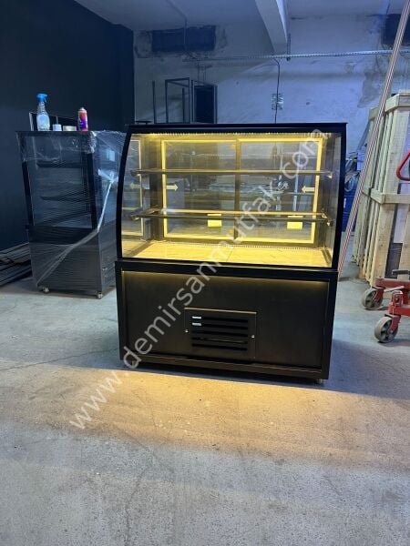 Bombeli Pasta Teşhir Dolabı DM040