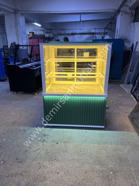 Yeşil Dekorlu Pasta Teşhir Dolabı DM041