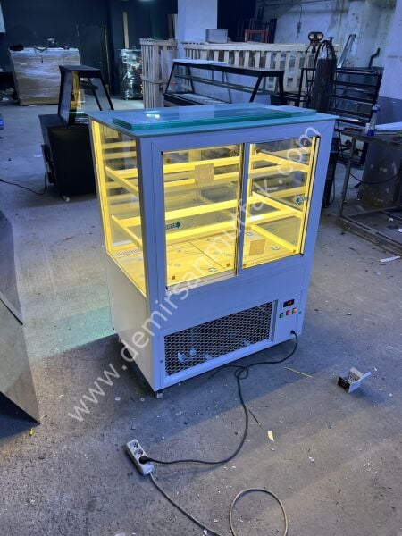 Yeşil Dekorlu Pasta Teşhir Dolabı DM041