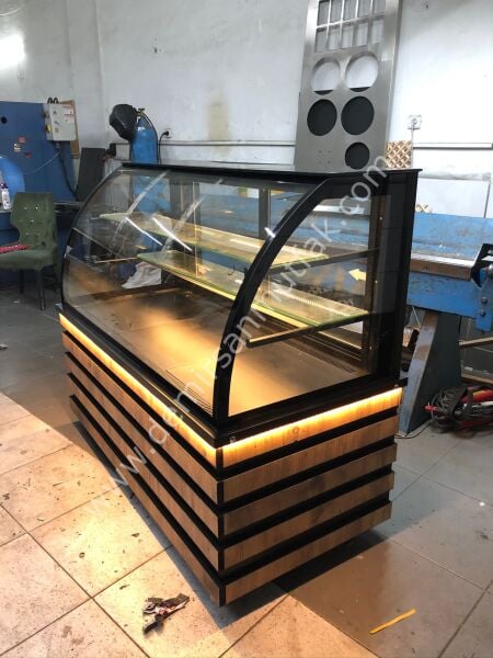 Ahşap Dekorlu Bombeli Pasta Tatlı Teşhir Dolabı DM043