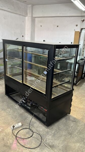 Ahşap Detaylı Pasta Tatlı Dolabı DM045