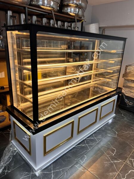 Gold Detaylı Pasta Teşhir Reyon Dolabı DM046