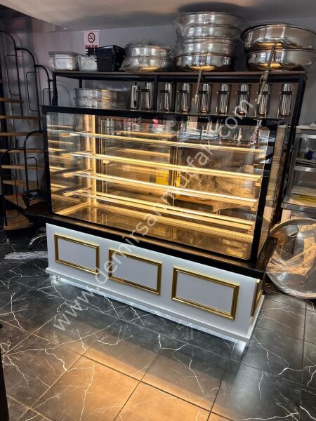 Gold Detaylı Pasta Teşhir Reyon Dolabı DM046