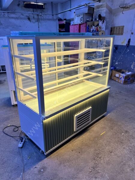 Geniş Hacimli Pasta Teşhir Dolabı Soğutmalı | Yaş & Kuru Pasta – DM061