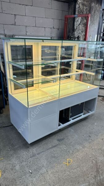 Pasta Tatlı Meşrubat Dolabı | Çok Amaçlı Soğutmalı Pastane Teşhir Vitrini – DM066