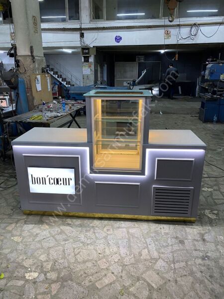 Pasta Tatlı Banko Dolabı | Modern Soğutmalı Pastane Servis ve Teşhir Bankosu – DM067