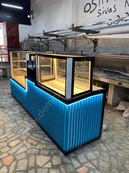 Pasta Tatlı Waffle Dolabı | Çok Bölmeli Soğutmalı Pastane ve Kafe Teşhir Ünitesi – DM068