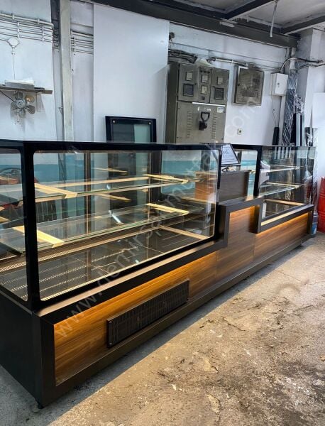 Pastane Teşhir Dolabı | Çift Vitrinli Kasa Bölmeli Premium Pasta ve Tatlı Teşhir Ünitesi – DM070