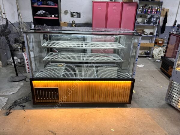 Kebap Et Teşhir Dolabı – Profesyonel Kasap ve Restoran Sunum Ünitesi | DM073