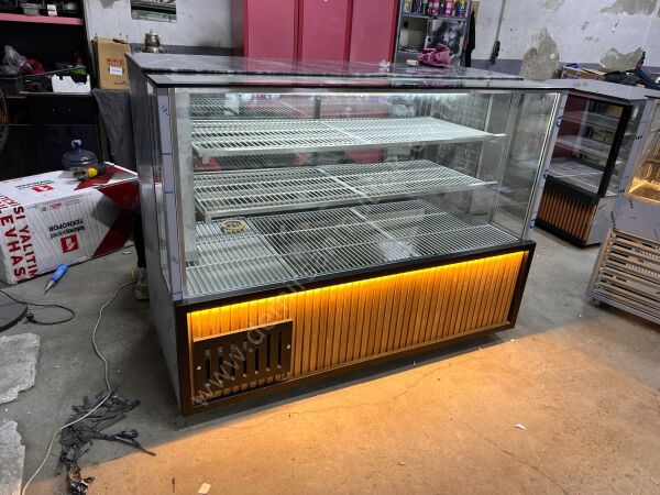 Kebap Et Teşhir Dolabı – Profesyonel Kasap ve Restoran Sunum Ünitesi | DM073