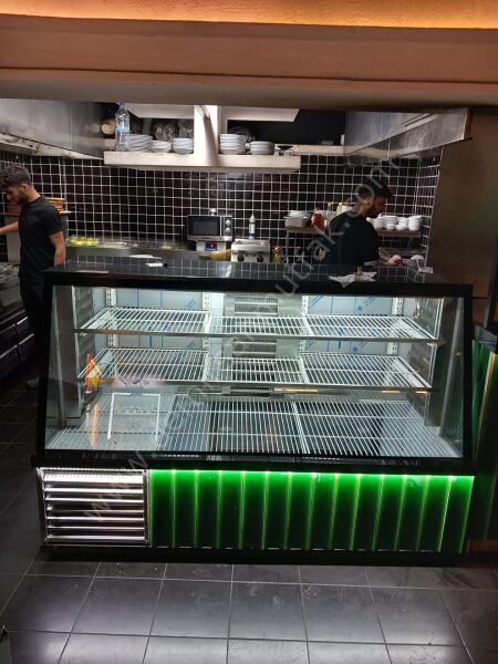 Restoran Tipi Kebap Et Teşhir Dolabı – Endüstriyel Vitrin Çözümü DM081