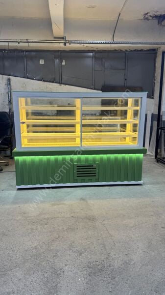 Pasta Tatlı Reyonu – Geniş Sergileme Alanlı Modern Pastane Vitrini DM098