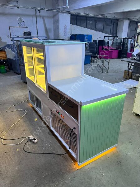 Pastane Tipi Pasta ve Tatlı Banko Reyonu – LED Aydınlatmalı Modern Teşhir ve Servis Ünitesi DM102
