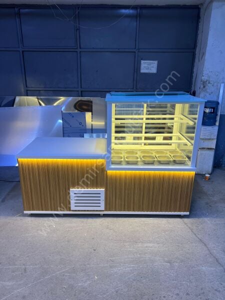 Ahşap Dekor LED Aydınlatmalı Pasta Vitrin Banko Dolabı DM0107