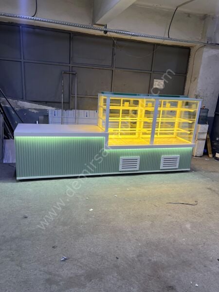 Geniş Vitrinli LED Aydınlatmalı Pasta Teşhir Banko Dolabı DM0109