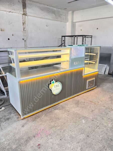 Kasa Bölmeli Pasta Tatlı Dolabı ve Börek Teşhir Tezgahı DM0111
