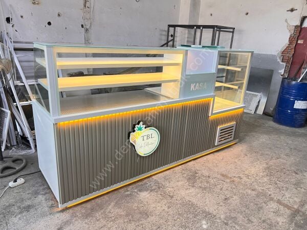 Kasa Bölmeli Pasta Tatlı Dolabı ve Börek Teşhir Tezgahı DM0111