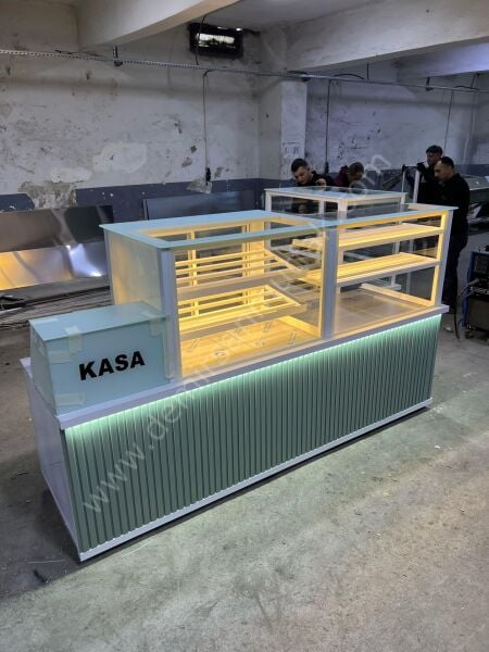 Kasa Bölmeli Börek ve Kruvasan Teşhir Dolabı DM0112
