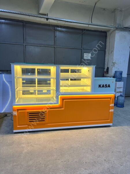 Kasa Bölmeli Pasta Tatlı ve Kruvasan Teşhir Dolabı DM0114