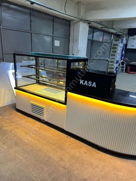 Oval Bankolu Pasta Tatlı ve Kruvasan Teşhir Dolabı DM0115