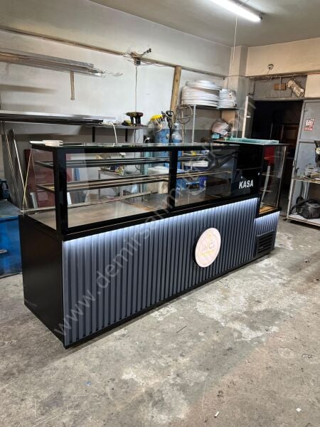 Kasa Entegreli Pasta Tatlı Kruvasan Dolabı ve Börek Tezgahı DM0117