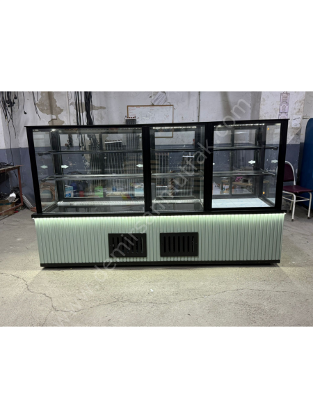 Pasta, Tatlı ve Kuru Pasta Teşhir Dolabı – Geniş Endüstriyel Vitrin DM0138