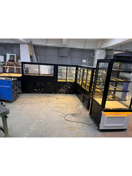 Pasta Tatlı Teşhir Seti – Geniş Hacimli Köşe Pastane Vitrin Sistemi DM0155