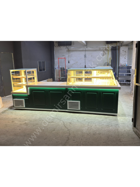 Pasta Tatlı Kruvasan Teşhir Seti – Köşe Tasarımlı Pastane Vitrin Sistemi DM0156