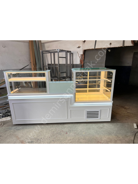 Pasta Reyonu ve Sıcak Börek Tezgahı – Profesyonel Teşhir Ünitesi DM0173