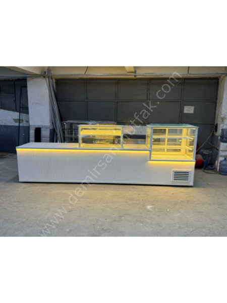 Isıtmalı Börek Tezgahı ve Pasta Banko Dolabı – Kombine Teşhir Ünitesi DM0175