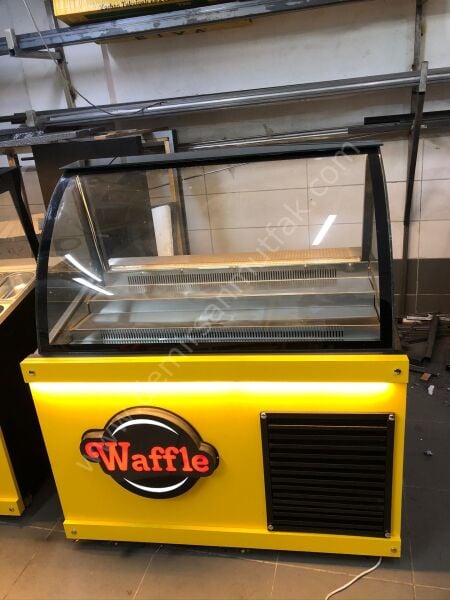 Waffle Teşhir ve Servis Dolabı – Cam Vitrinli Satış Tezgahı DM0182