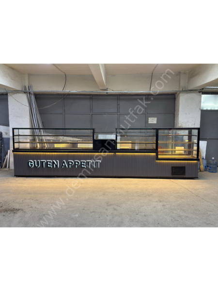 Geniş Vitrinli Pasta Tatlı ve Kruvasan Teşhir Dolabı DM0221