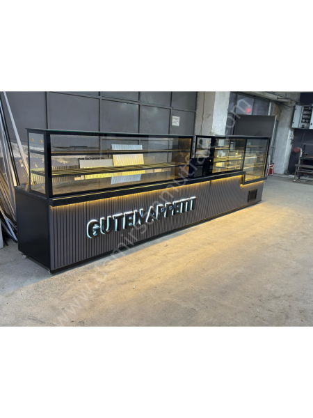 Geniş Vitrinli Pasta Tatlı ve Kruvasan Teşhir Dolabı DM0221