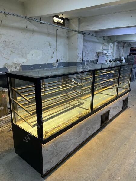 Premium Geniş Hacimli Pasta, Tatlı ve Kruvasan Teşhir Dolabı DM0223