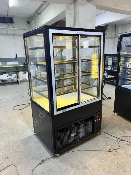 Modern Cam Tasarımlı Pasta Tatlı ve Kruvasan Teşhir Dolabı DM0225